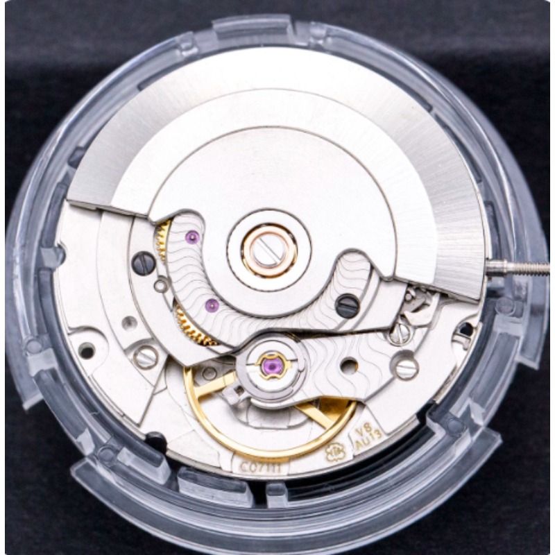 Watch V8 - Loook Store ETA C07.111 V8 Certified