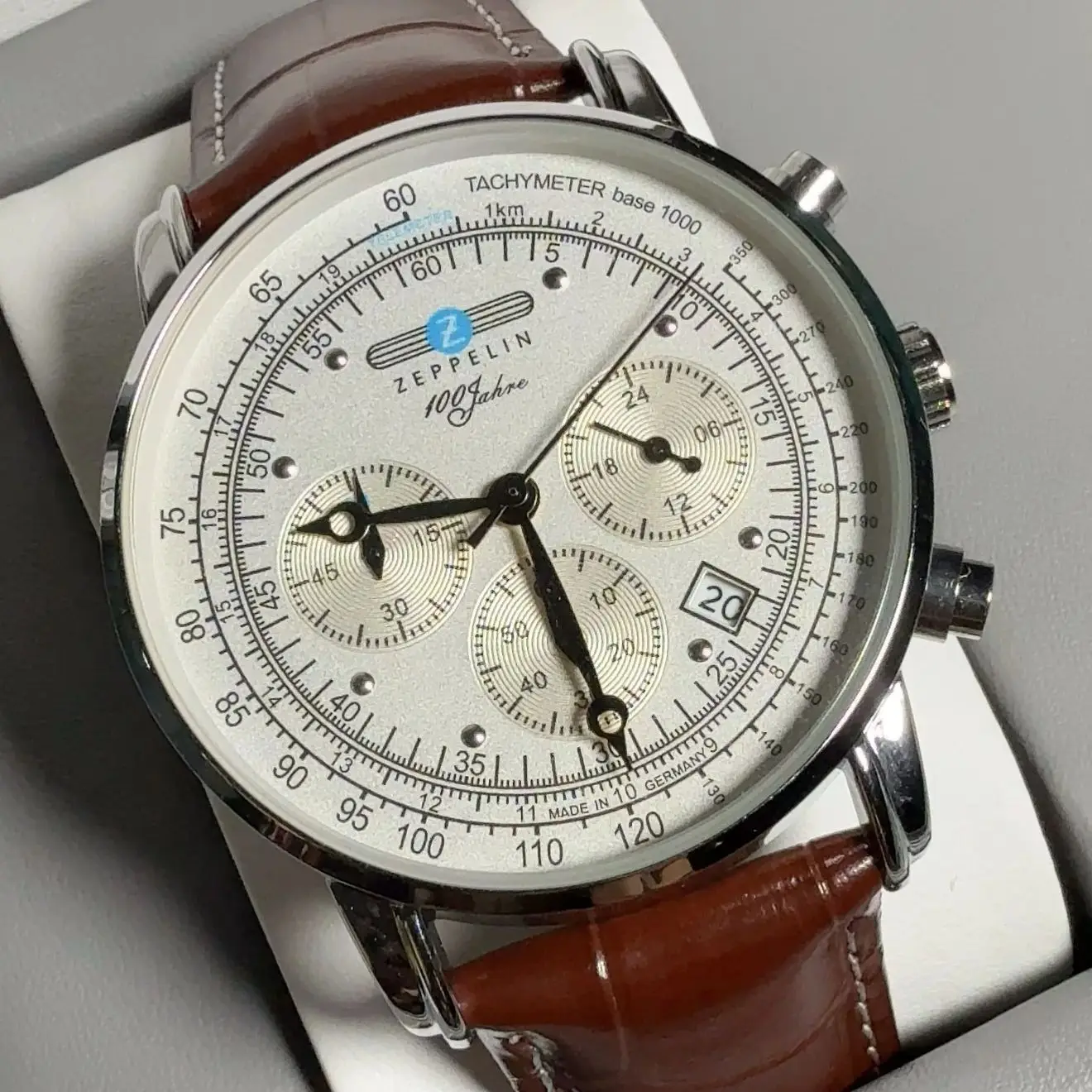 Zeppelin Airship Commemorative - đánh giá và giá Smartwatch Trending Watches For Men